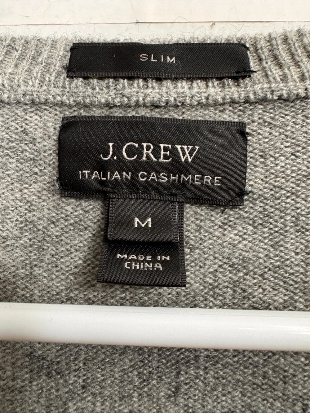 J Crew Size Medium Slim Fit 100% Italian Cashmere Gray V-Neck Sweater Preppy